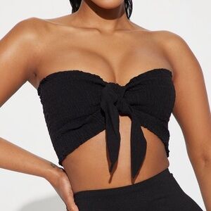 BOGO 🛍️ Fashion Nova Elegant Black Top